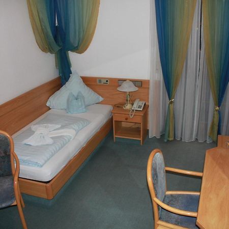 Landgasthaus & Hotel Kurfer Hof Bad Endorf Pokoj fotografie
